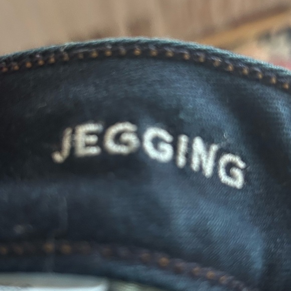 American Eagle Outfitters Dark Blue Super stretch jeggings- size 10- 31/32” - Picture 7 of 10